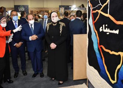 زيارة الرئيس لركن سيناء بمعرض تراثنا