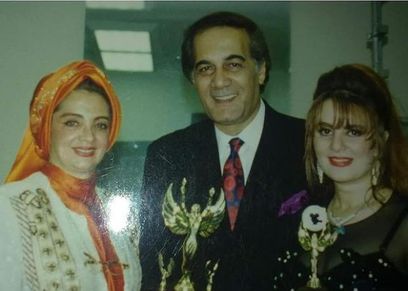 رانيا محمود برفقة والدها ووالدتها
