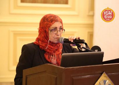الدكتورة  مرفت محمود استاذة البحوث القيادية بالمركز الدولى الاسلامى بجامعه الازهر