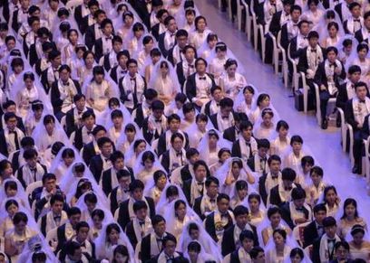 بالفيديو| زفاف جماعي لآلاف الأزواج في كوريا الجنوبية