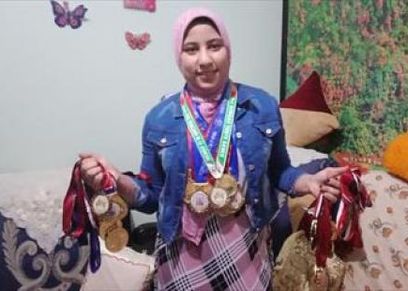 «رانيا».. تحدت العادات الريفية وحصدت 3 ميداليات فى بطولة العالم لرفع الأثقال