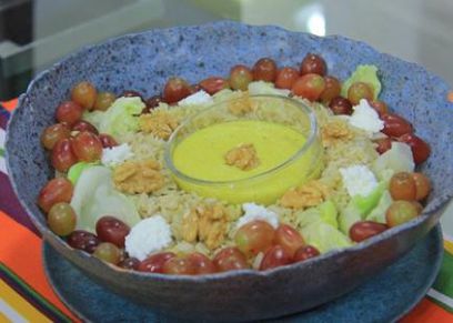 سلطة الأرز بالعنب وعين الجمل