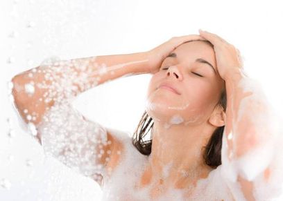 غسل الشعر أثناء الطمث
