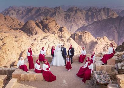 حفل زفافا على قمة جبل موسى