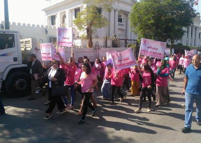 مسيره للفتيات في الشهر العالمي لسرطان الثدي