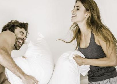دراسة حديثة.. الفكاهة والضحك جزء أساسي من بناء علاقة زوجية ناجحة.