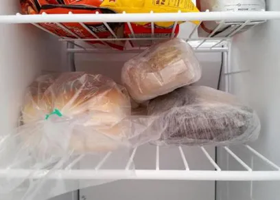 تجميد الخبز في الفريزر