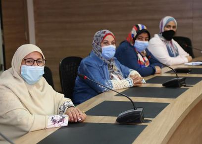 المجلس القومي للمرأة يكرم معلمي وطلاب حي الأسمرات 