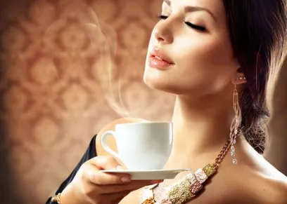 ٣ أكواب من القهوة يوميًا تقي النساء من الخرف