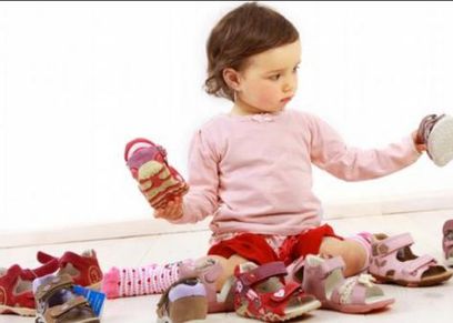 عمان تسترجع شحنة أحذية أطفال 