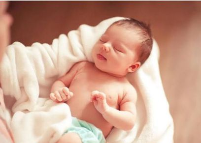 علاج ترجيع الأطفال حديثي الولادة