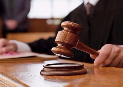 قاضي أمريكي يحكم بعدم حظر ختان الإناث.. وإزالة الاتهامات ضد طبيبة مارسته