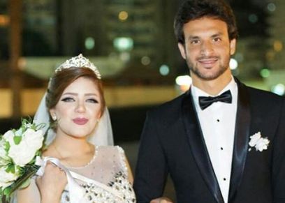 محمود علاء وزوجته
