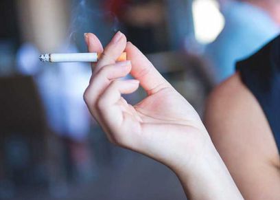 دراسة تكشف سبب تدخين السيدات وطرق الإقلاع