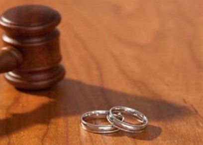 زينب ترفع دعوى طلاق بعد 40 سنة زواج