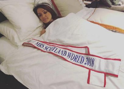بالصور| تجريد ملكة جمال اسكتلندا من اللقب بعد مخالفة