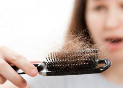 استشاري جلدية توضح كيفية علاج تساقط الشعر