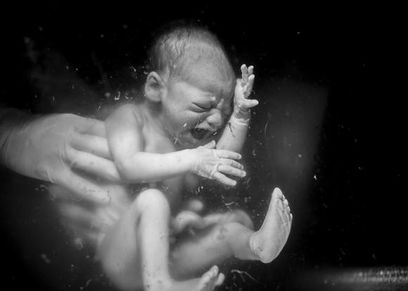 الولادة في الماء