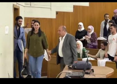 سيدة تكتشف وفاة جنينها بمحاضرة بكلية الطب جامعة دمشق