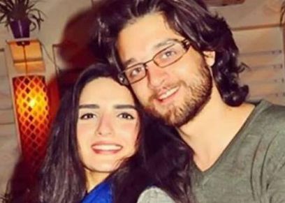 الفنان عمر خورشيد وزوجته ياسمين الجيلاني