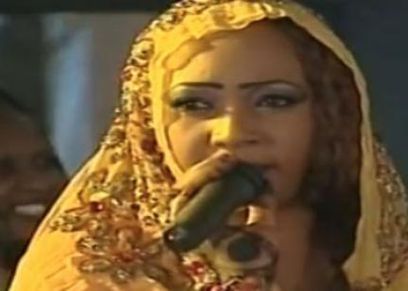 الاعتداء بالضرب علي فنانة سودانية بعد انتهاء حفلها