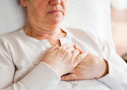 النساء الأكثر تأثرا.. 5 مخاطر تواجه القلب بعد عمر الخمسين