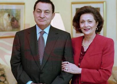 الراحل حسني مبارك وزوجته سوزان