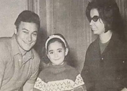 الفنان أحمد رمزي وزوجته وابنته