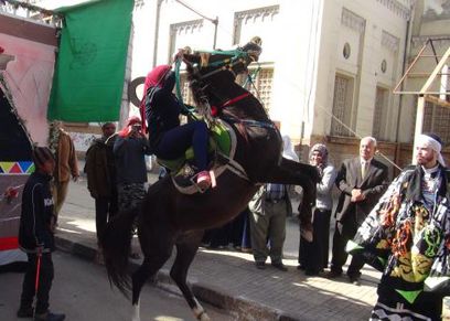 عبير مجدي تلعب بالحصان
