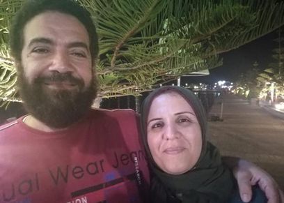 محمد مع زوجته المتوفية