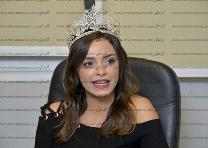 ملكة جمال مصر تسخر من تدريبات المنتخب المصري: