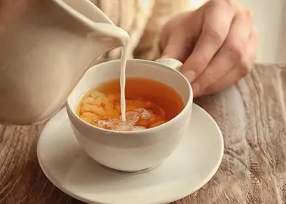 مشروب الشاي باللبن بين الفوائد والأضرار.. اتبعي الخطوات والأوقات المناسبة له