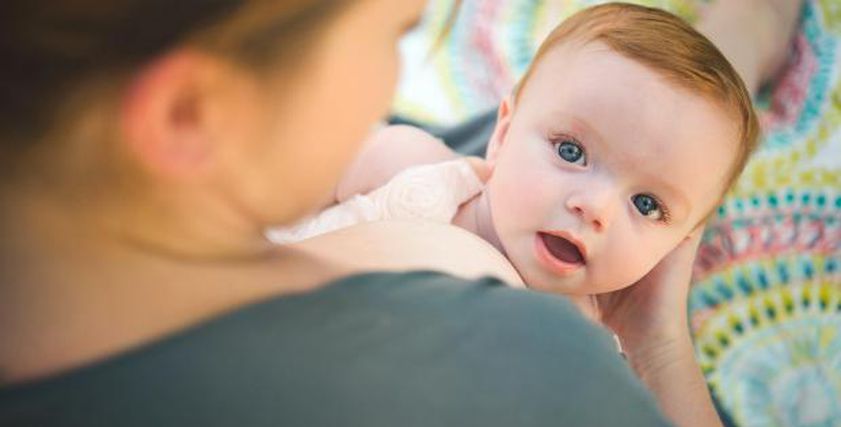 سلوك يهدد صحة الطفل الرضيع اثناء الرضاعة الطبيعية