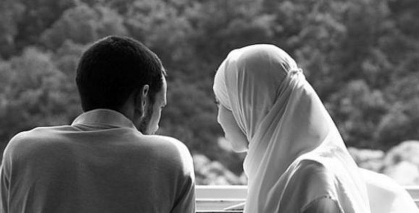 حكم تقبيل الزوجة في نهار رمضان