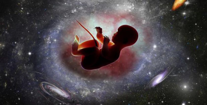 ولادة طفل في الفضاء