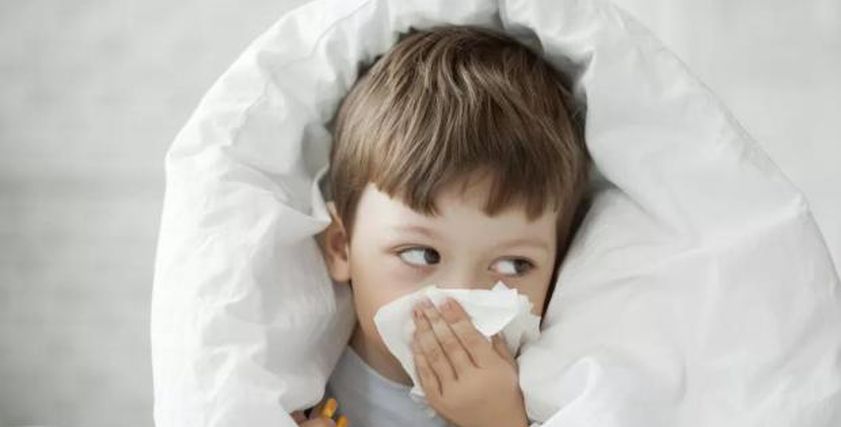 نصائح لحماية طفلك من أمراض الشتاء- تعبيرية