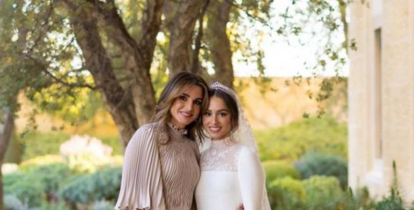 الملكة رانيا مع الأميرة إيمان خلال حفل الزفاف