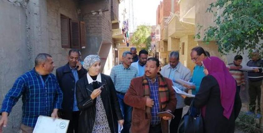 هدى المغربى رئيس مدينة سفاجا أثناء جولتها