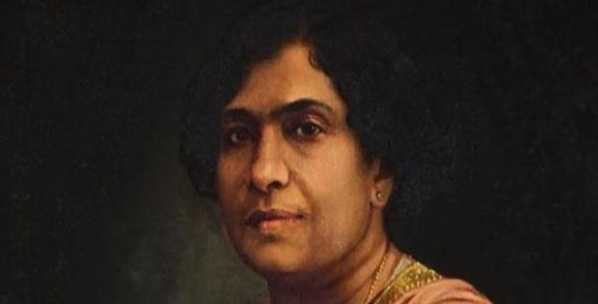 أول طبيبة جراحة هندية