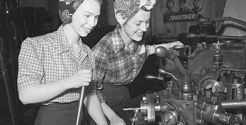 المرأة خلال الحرب في المصانع