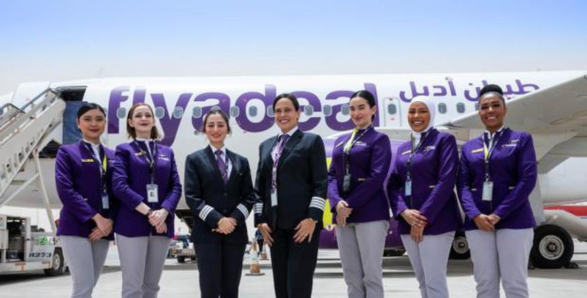 طقم الطائرة بالكامل نساء أغلبهن سعوديات