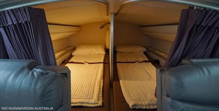 صورة لسرير فقط لطاقم الطائرة