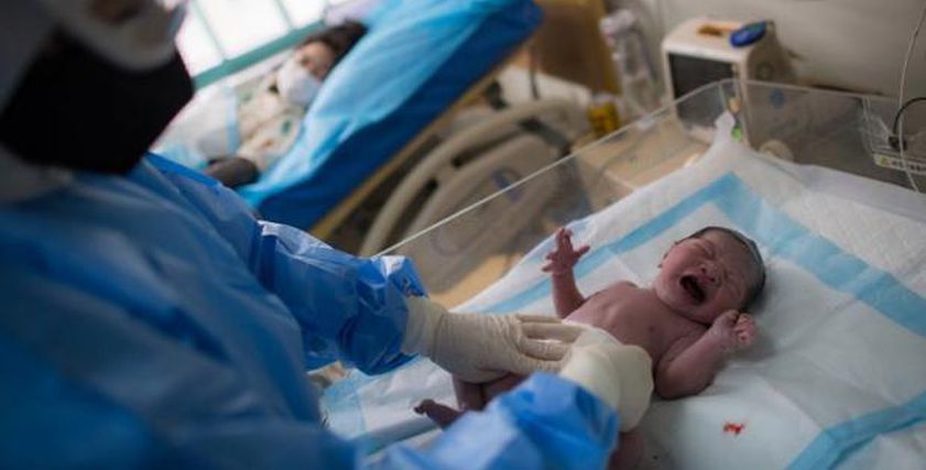 ابرز عمليات الولادة القيصرية في زمن كورونا