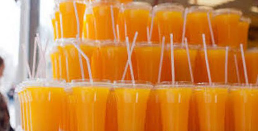 .5 اضرار صحية لشرب العصير باستخدام مصاصات بلاستيكية