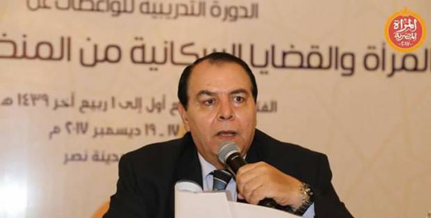  الدكتور أحمد حسنى رئيس جامعة اﻷزهر اﻷسبق