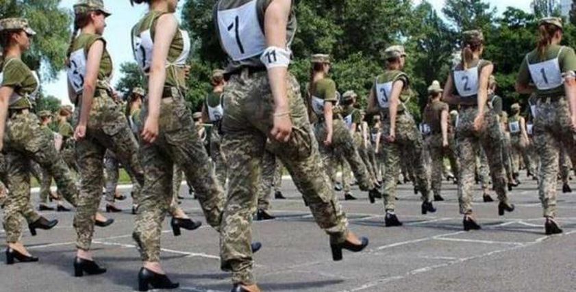 مجندات الجيش الأوكراني