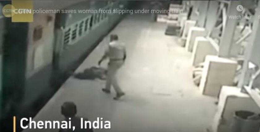 بالفيديو| إنقاذ سيدة من تحت عجلات قطار في الهند