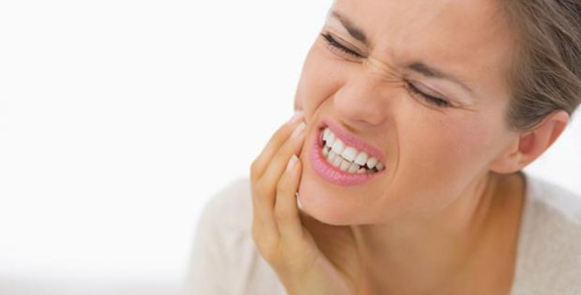 5 طرق طبيعية للتخلص من ألم الأسنان