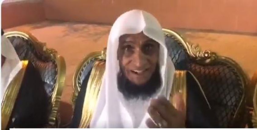 بالفيديو| مسن سعودي يحتفل بزواجه الـ12: أنا فارس الليلة