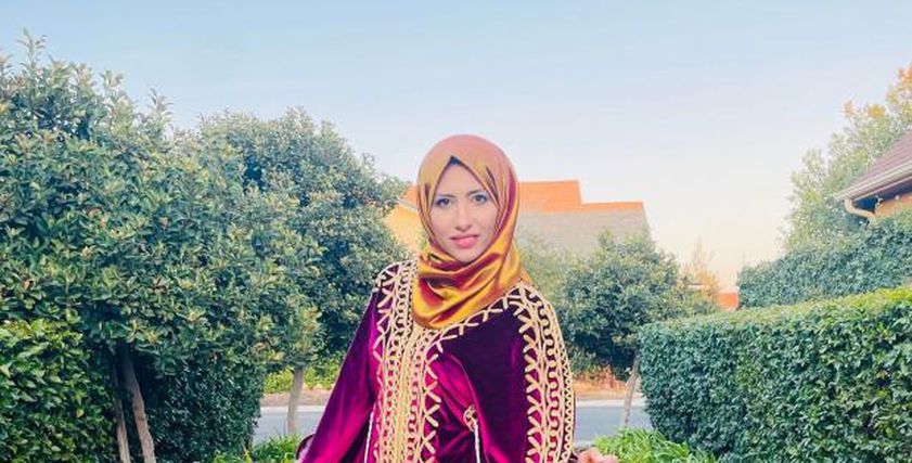 هند محمد صاحبة فكرة عرض أزياء أونلاين لعباءات رمضان